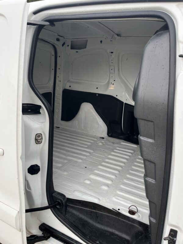 Peugeot Partner 120 1.6 BlueHDi 100 L1 XT