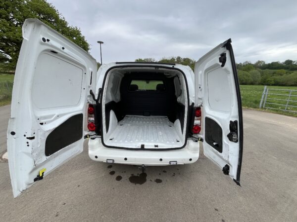 Peugeot Partner 120 1.6 BlueHDi 100 L1 XT