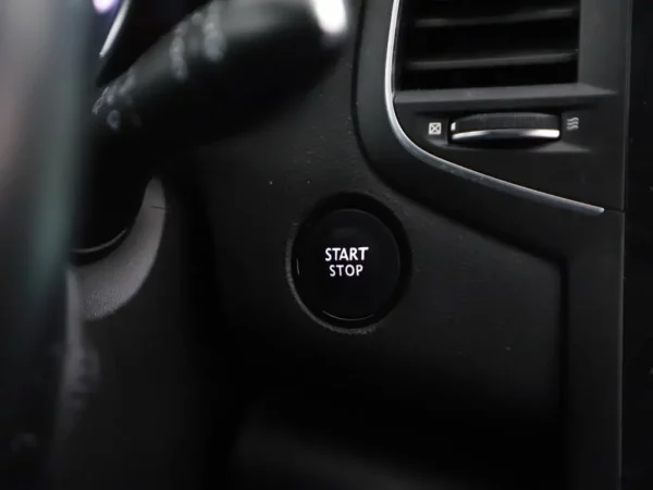 Photo 14 of 33 of VF1RFB00X55559632 Renault Mégane Estate 1.2 TCe Aut. Bose