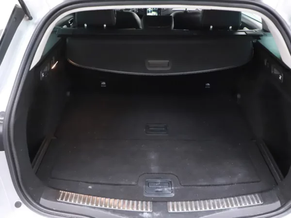 Photo 23 of 33 of VF1RFB00X55559632 Renault Mégane Estate 1.2 TCe Aut. Bose