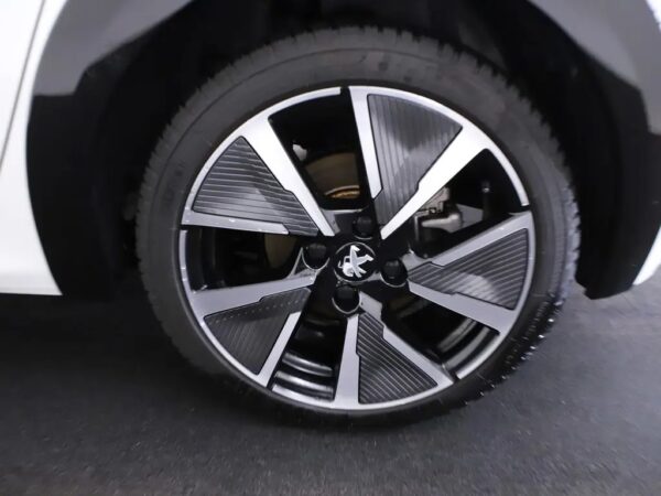 Photo 4 of 33 of VR3UHZKXZNT014830 Peugeot e-208 GT 50 kWh 3-Fase Cruise