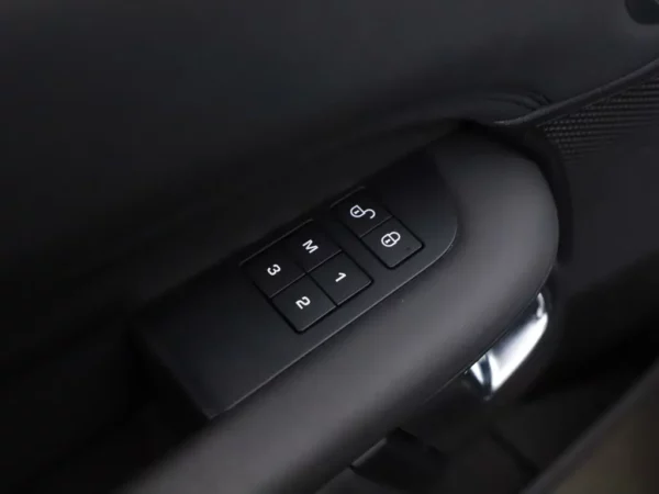 Land Rover Discovery 2.0 Sd4 HSE Luxury 7p. LED