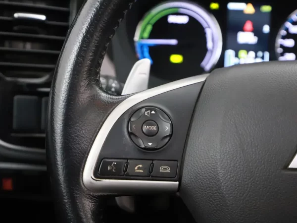 Photo 10 of 28 of JMBXDGG2WEZ002485 Mitsubishi Outlander 2.0 PHEV Instyle+