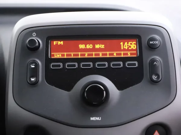 Photo 11 of 21 of VF3PSCFB7LR074657 Peugeot 108 1.0 e-VTi Active (5-drs Hatchb.)