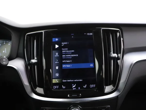 Volvo V60 2.0 B3 Momentum Advantage