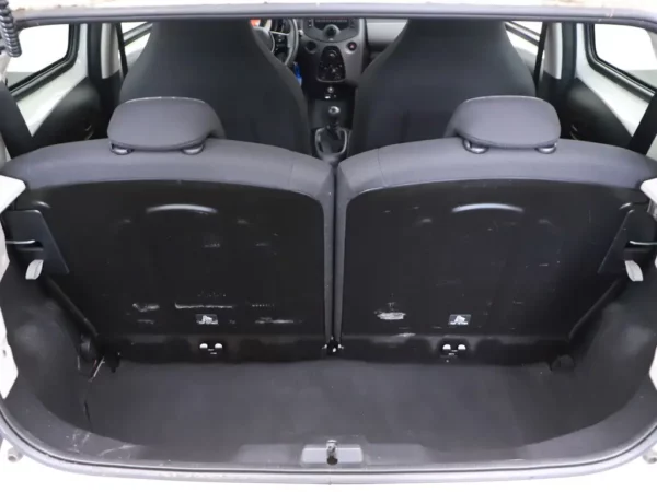 Photo 13 of 21 of VF3PSCFB7LR074657 Peugeot 108 1.0 e-VTi Active (5-drs Hatchb.)