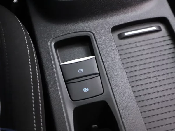 Photo 17 of 27 of WF0NXXGCHNPC45112 Ford Focus 1.0 EcoBoost Hybrid Titanium (5-drs