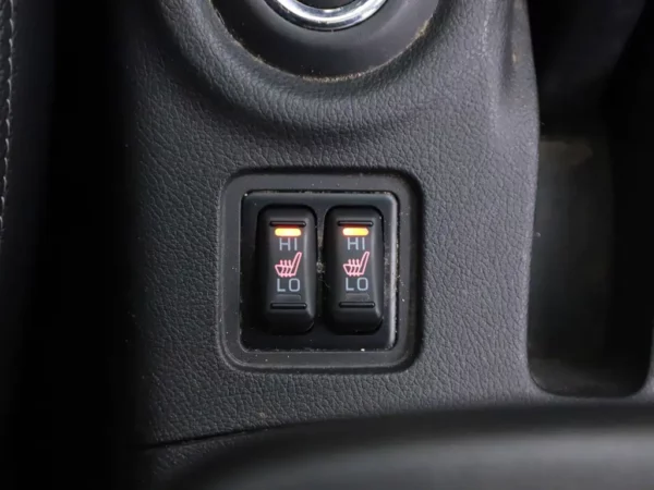 Photo 17 of 28 of JMBXDGG2WEZ002485 Mitsubishi Outlander 2.0 PHEV Instyle+