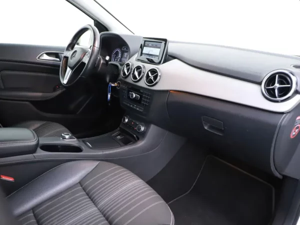 Mercedes-Benz B-Klasse 180 Ambition (5-drs MPV)