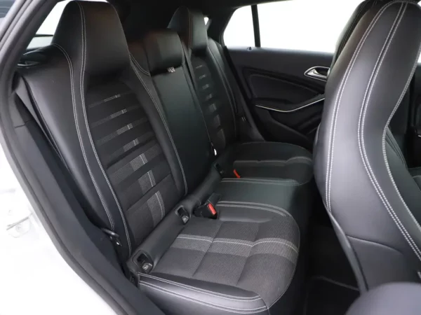 Mercedes-Benz CLA-Klasse Shooting Brake 180 Aut. Urban Ambition