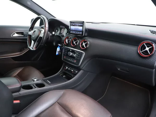 Mercedes-Benz A-Klasse 250 AMG