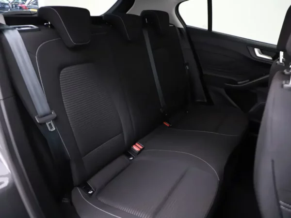 Photo 19 of 27 of WF0NXXGCHNPC45112 Ford Focus 1.0 EcoBoost Hybrid Titanium (5-drs