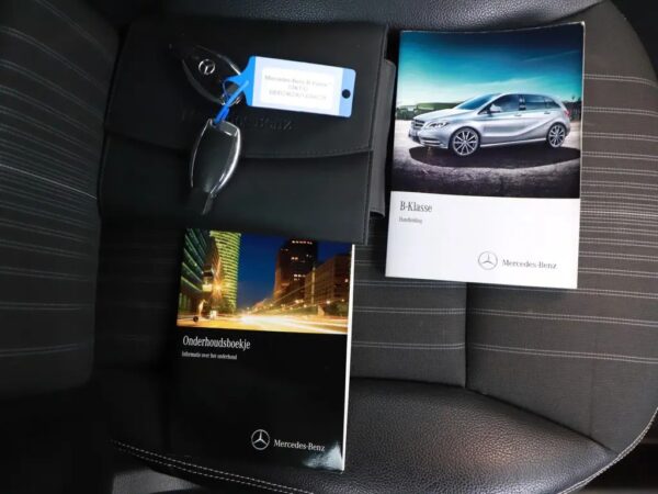 Mercedes-Benz B-Klasse 180 Ambition (5-drs MPV)