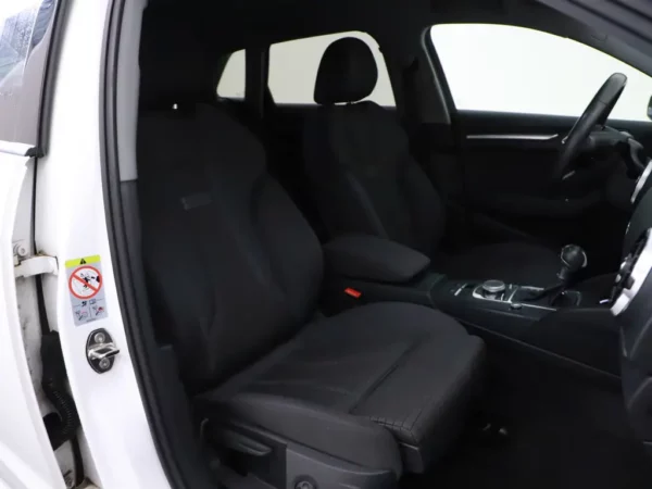 Audi A3 Sportback 1.5 TFSI S-Tronic Design Pro-Line S-Line