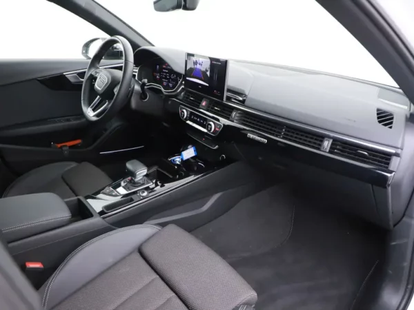 Audi A4 Avant 40 TFSI Quattro 204pk S-Edition Competition