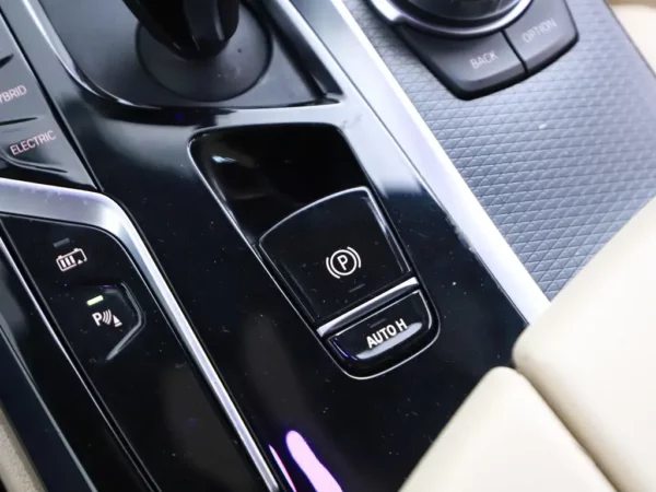 Photo 20 of 31 of WBA31BK000CK42091 BMW 5 Serie 520e Business Edition Plus