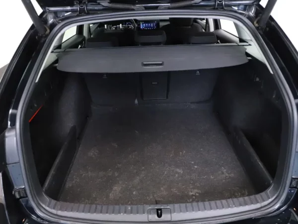 Photo 20 of 32 of TMBJP7NXXMY093177 Skoda Octavia Combi 1.0 e-TSI Business Edition Plus Aut Navi