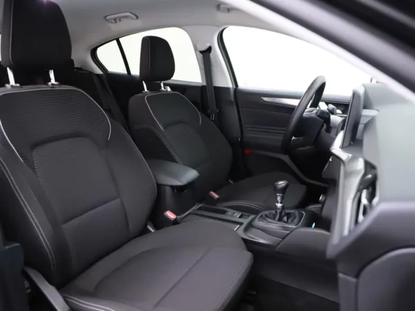 Photo 21 of 27 of WF0NXXGCHNPC45112 Ford Focus 1.0 EcoBoost Hybrid Titanium (5-drs