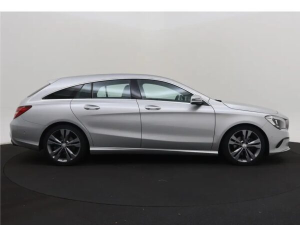 Mercedes-Benz CLA-Klasse Shooting Brake 180 Aut. Urban Ambition