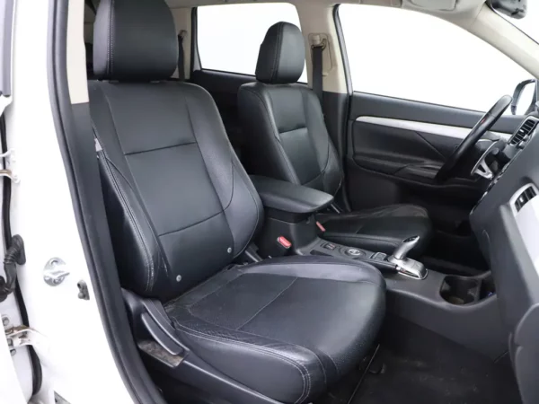 Photo 23 of 28 of JMBXDGG2WEZ002485 Mitsubishi Outlander 2.0 PHEV Instyle+