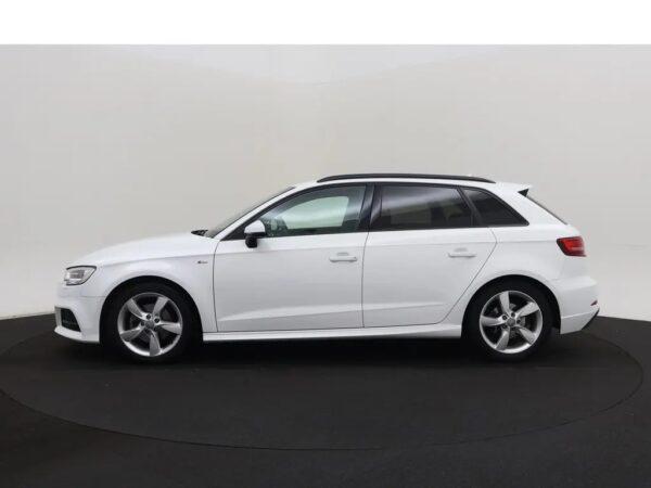 Audi A3 Sportback 1.5 TFSI S-Tronic Design Pro-Line S-Line