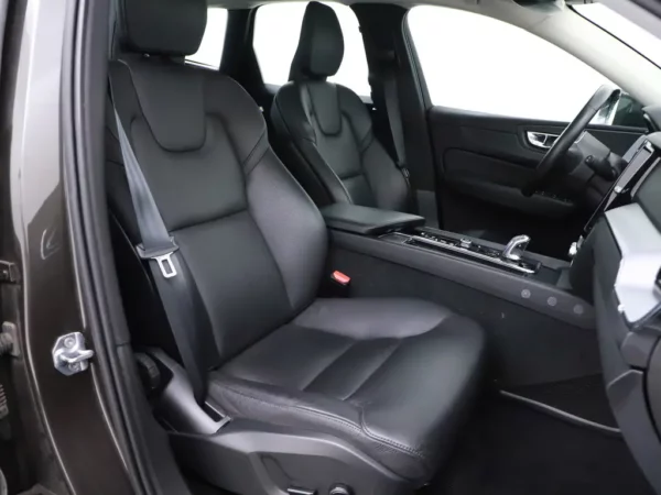 Volvo XC60 2.0 T8 Twin Engine AWD Momentum