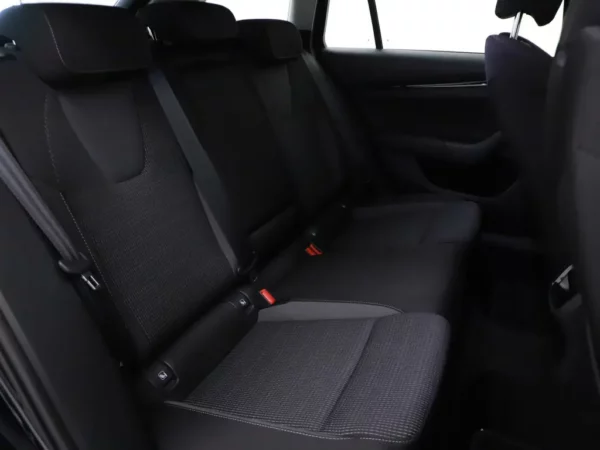 Photo 24 of 32 of TMBJP7NXXMY093177 Skoda Octavia Combi 1.0 e-TSI Business Edition Plus Aut Navi