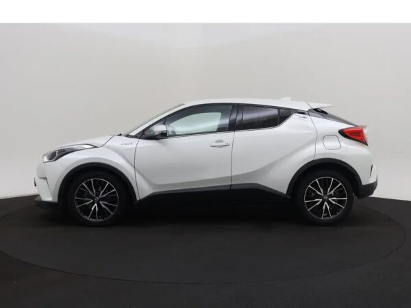 Photo 25 of 28 of NMTKZ3BX40R135763 Toyota C-HR 1.8 Hybrid Dynamic (5-drs SUV)