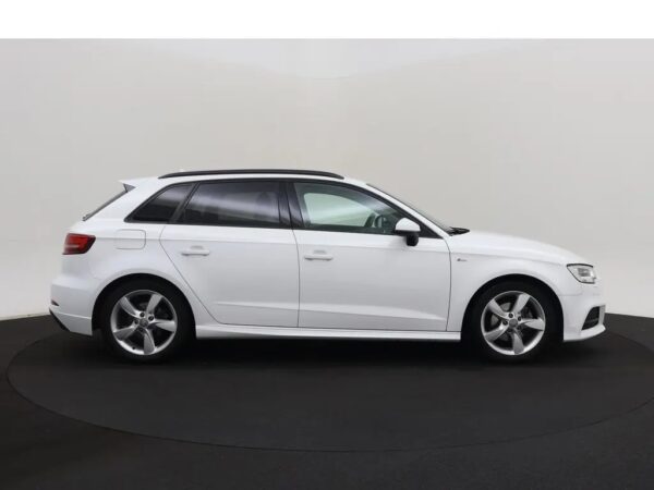 Audi A3 Sportback 1.5 TFSI S-Tronic Design Pro-Line S-Line
