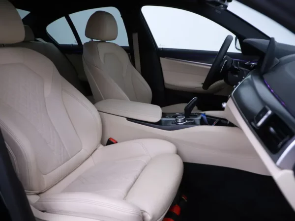 Photo 25 of 31 of WBA31BK000CK42091 BMW 5 Serie 520e Business Edition Plus