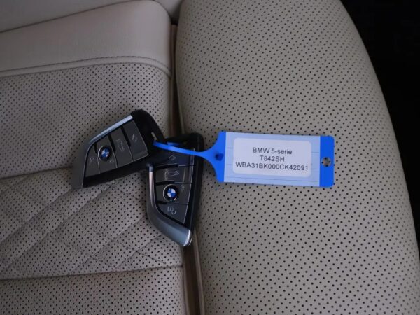 Photo 27 of 31 of WBA31BK000CK42091 BMW 5 Serie 520e Business Edition Plus