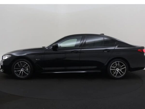 Photo 28 of 31 of WBA31BK000CK42091 BMW 5 Serie 520e Business Edition Plus