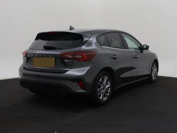 Photo 3 of 27 of WF0NXXGCHNPC45112 Ford Focus 1.0 EcoBoost Hybrid Titanium (5-drs