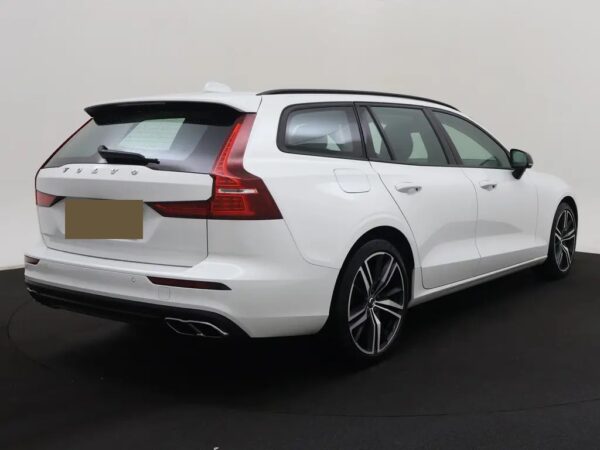 Volvo V60 2.0 B3 Momentum Advantage