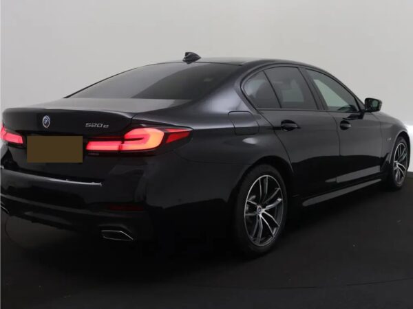 Photo 3 of 31 of WBA31BK000CK42091 BMW 5 Serie 520e Business Edition Plus