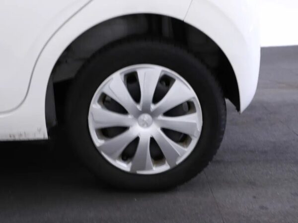 Photo 4 of 21 of VF3PSCFB7LR074657 Peugeot 108 1.0 e-VTi Active (5-drs Hatchb.)