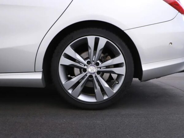 Mercedes-Benz CLA-Klasse Shooting Brake 180 Aut. Urban Ambition