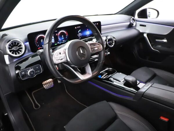 Mercedes-Benz A-Klasse 250e Premium AMG