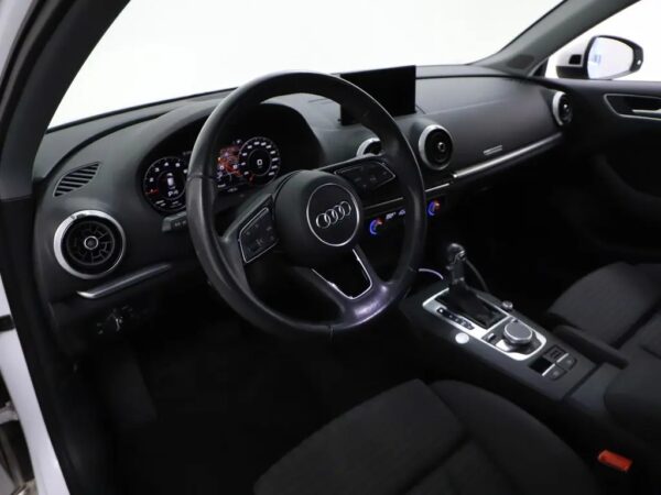 Audi A3 Sportback 1.5 TFSI S-Tronic Design Pro-Line S-Line