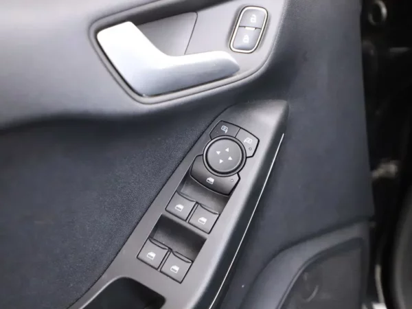 Ford Fiesta 1.0 EcoBoost Hybrid Titanium