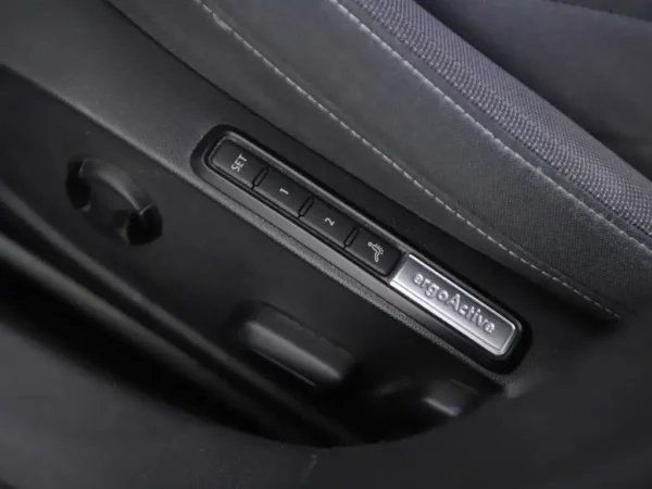 Volkswagen Golf 1.5 eTSI Style Clima