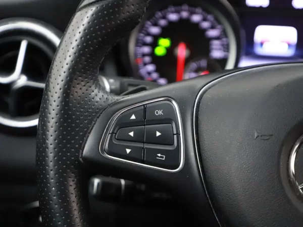 Mercedes-Benz CLA-Klasse Shooting Brake 180 Aut. Urban Ambition