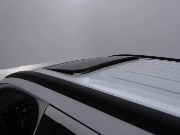 Photo 7 of 28 of JMBXDGG2WEZ002485 Mitsubishi Outlander 2.0 PHEV Instyle+