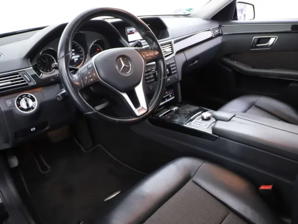 Mercedes-Benz E-Klasse Estate 200 CGI Aut. Business Class Avantgarde Xenon