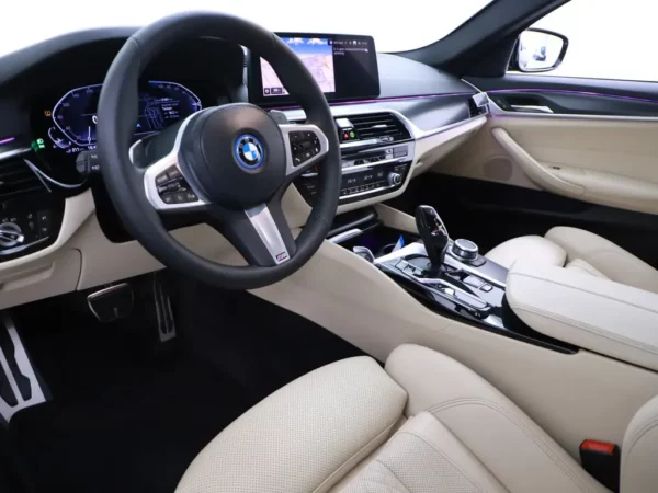Photo 7 of 31 of WBA31BK000CK42091 BMW 5 Serie 520e Business Edition Plus