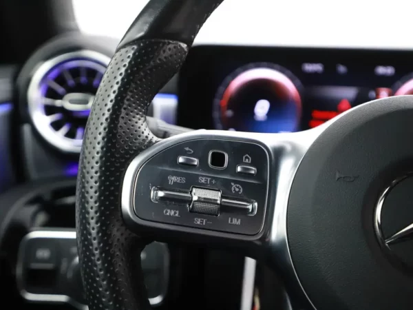 Mercedes-Benz A-Klasse 250e Premium AMG