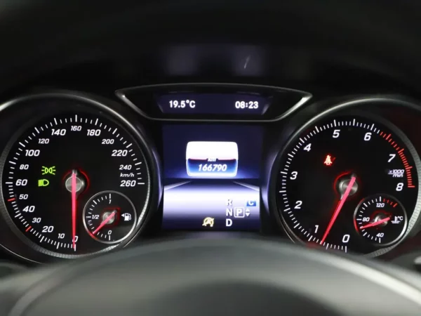 Mercedes-Benz CLA-Klasse Shooting Brake 180 Aut. Urban Ambition