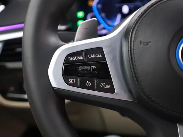 Photo 9 of 31 of WBA31BK000CK42091 BMW 5 Serie 520e Business Edition Plus