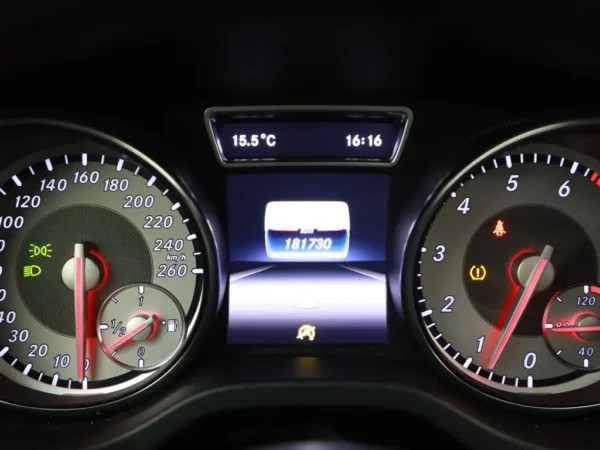 Mercedes-Benz CLA-Klasse Shooting Brake 180 Ambition Panodak