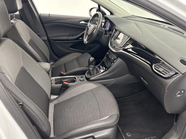 Opel Astra Sports Tourer 1.2 Business Elegance